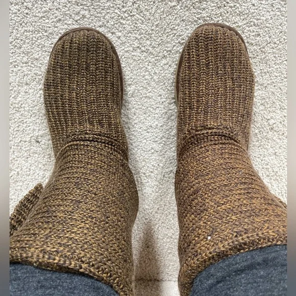 Brown Knit UGGs Women’s size 8 - Picture 14 of 16